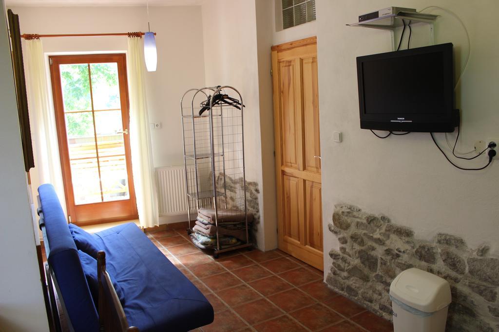 Penzion Gomelska Apartment Horní Stropnice Екстериор снимка