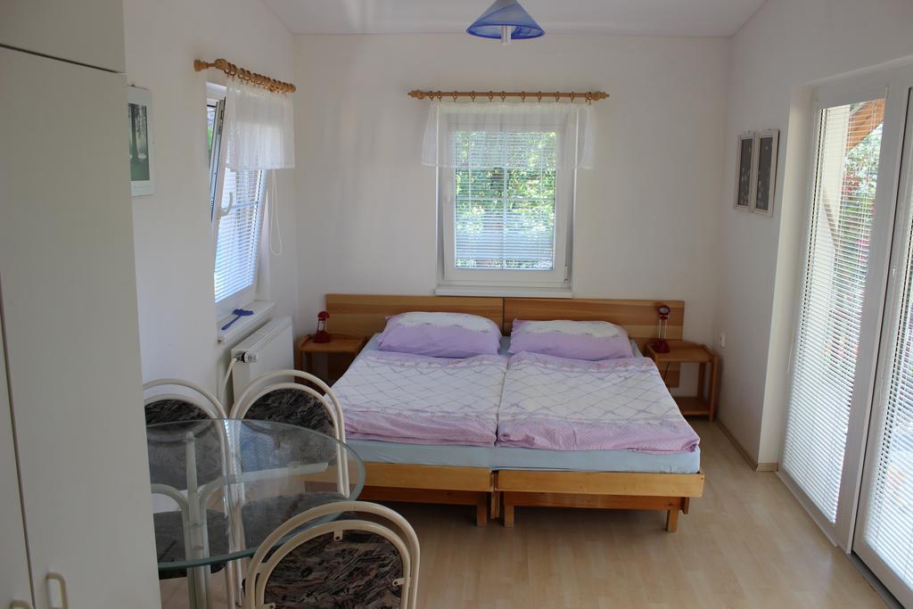 Penzion Gomelska Apartment Horní Stropnice Екстериор снимка